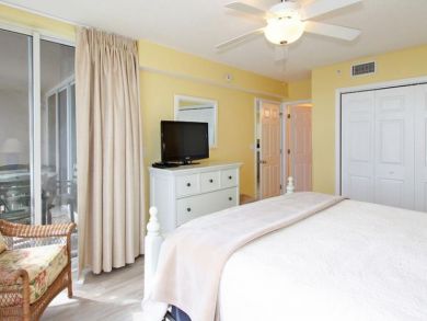 TV in King Bedroom